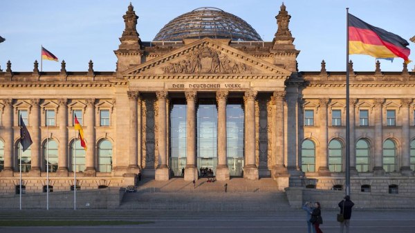 Το Βερολίνο απέρριψε την αξιολόγηση του Στέιτ Ντιπάρτμεντ για επιδείνωση των ανθρωπίνων δικαιωμάτων στην Γερμανία