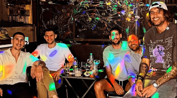 «Ερυθρόλευκο» παρεάκι: Λαρεντζάκης, Παπανικολάου και Πρίντεζης σε στιγμές χαλάρωσης