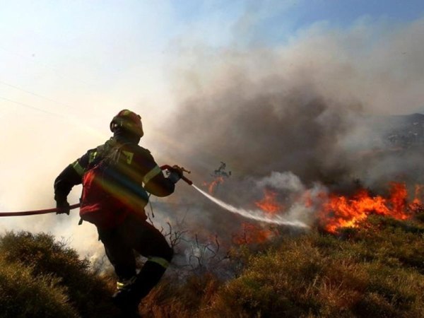 Φωτιά σε αγροτοδασική έκταση στον Άγιο Κοσμά Γρεβενών – Ήχησε το 112