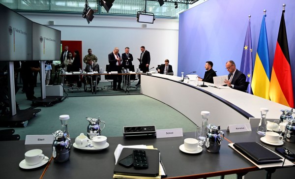 «Σπουδαίοι άνθρωποι» οι Ευρωπαίοι λέει ο Τραμπ πριν τη βιντεοδιάσκεψη για την Ουκρανία – Η θέση μας δεν άλλαξε από το 2024, λέει η Μόσχα