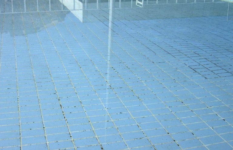 Στον εισαγγελέα μητέρα, πατέρας και παππούς της 4χρονης που πνίγηκε σε πισίνα στους Παξούς