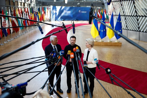 ΕΕ: Με ρωσικά περιουσιακά στοιχεία θέλει να ανοικοδομήσει την Ουκρανία