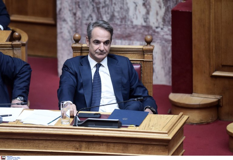 Με την πλάτη στον τοίχο η κυβέρνηση για πυρκαγιές και ΕΣΥ – Ευθύνες Μητσοτάκη «δείχνουν» τα κόμματα