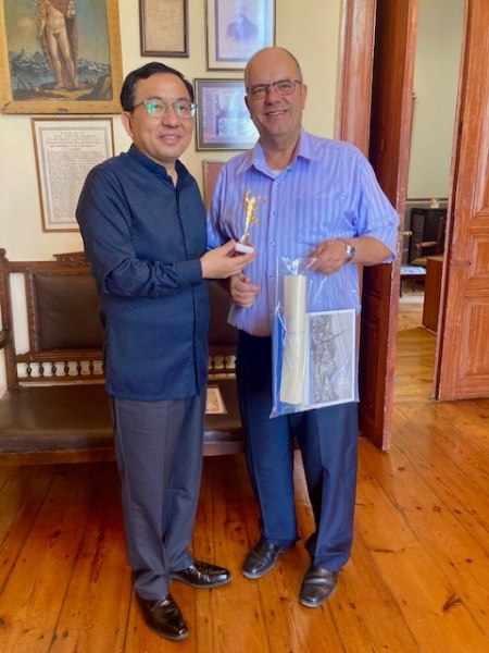 Με τον Πρέσβη της Κίνας στην Ελλάδα συναντήθηκε ο δήμαρχος Σύρου Ερμούπολης