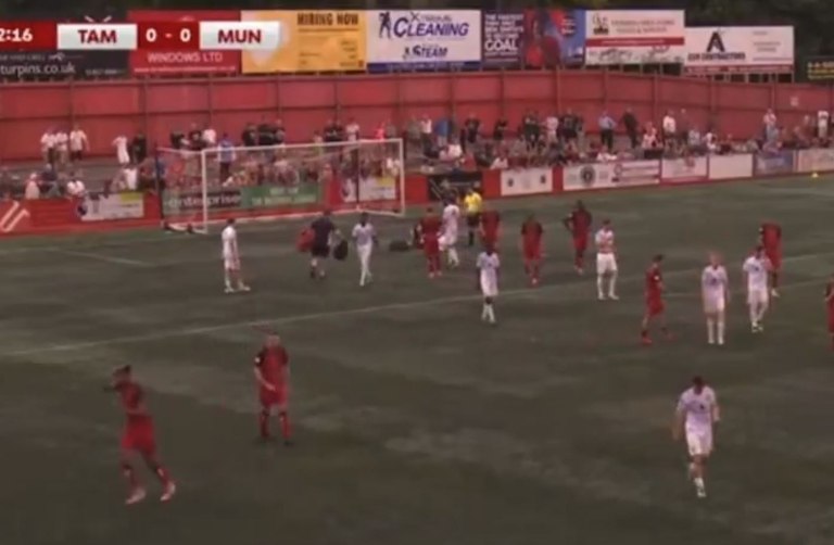 Κατέρρευσε μετά από χτύπημα στο κεφάλι παίκτης της Μάντσεστερ Γιουνάιτεντ Κ21 (vid)