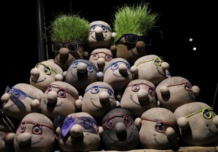 Ο κορονοϊός τρέλανε τον κόσμο – Η πανδημία πόλωσε τους ψηφοφόρους και υπονόμευσε την εμπιστοσύνη στους θεσμούς