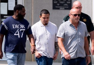 Στην Ουγκάντα στέλνει τον μετανάστη από τον Ελ Σαλβαδόρ ο Τραμπ – Νέο επεισόδιο στη δικαστική διαμάχη