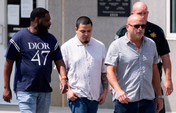 Στην Ουγκάντα στέλνει τον μετανάστη από τον Ελ Σαλβαδόρ ο Τραμπ – Νέο επεισόδιο στη δικαστική διαμάχη