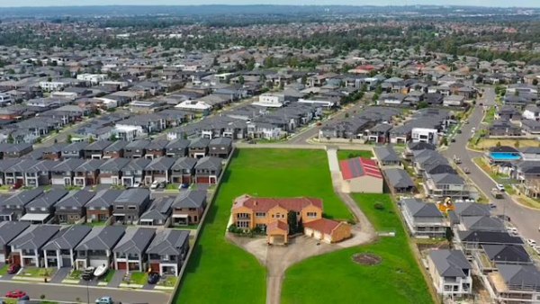 Οικογένεια στο Σίδνεϊ αρνείται προσφορές 60 εκατ. δολαρίων για το ακίνητό της