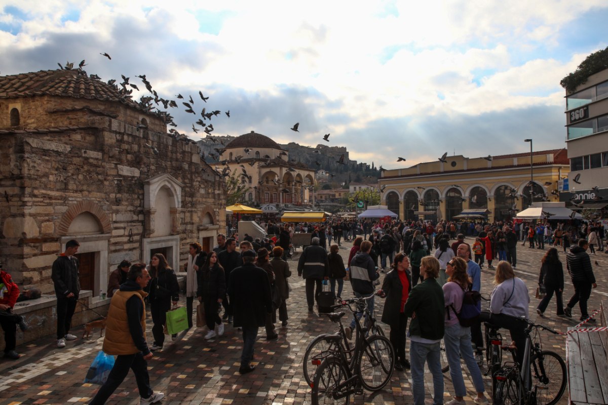 Έτσι μπορούν οι πολίτες να καταγγέλλουν αυθαιρεσίες στον κοινόχρηστο χώρο – Η νέα εφαρμογή
