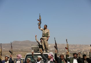 Οι Χούθι ορκίζονται εκδίκηση – Καλούν τις ξένες εταιρείες να φύγουν από το Ισραήλ πριν να είναι αργά