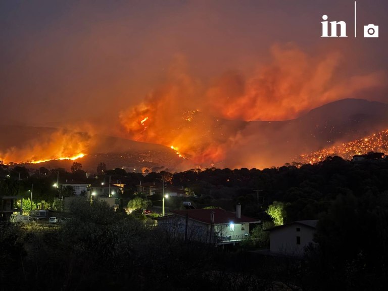 Πύρινος εφιάλτης στην Κερατέα: Ενας νεκρός, κάηκαν σπίτια – Πρωινά μηνύματα του 112 για εκκενώσεις οικισμών