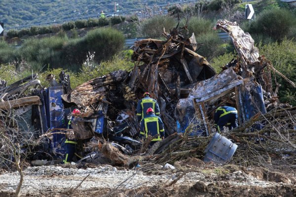 Τέμπη: Παραδόθηκε στον ανακριτή το πόρισμα της ΔΑΕΕ – Η καθυστέρηση στις έρευνες και οι αμφιβολίες