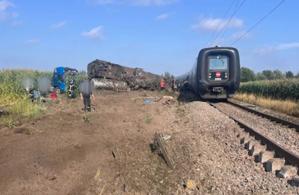 Σιδηροδρομικό δυστύχημα στη Δανία – Τρένο εκτροχιάστηκε