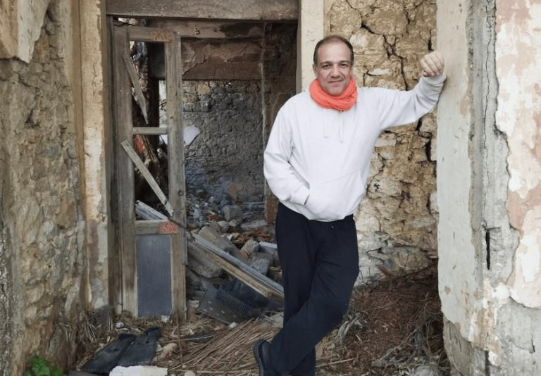 «Εχω καρκίνο, το παλεύω»: Ο Φώτης Σπύρος για τη μάχη του, τη σεξουαλικότητα, την κακοποίηση και τον αλκοολισμό