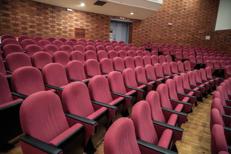 Νέα Αριστερά: Πανεπιστήμια μαϊμού τα ιδιωτικά – Αξιολόγηση με ChatGPT