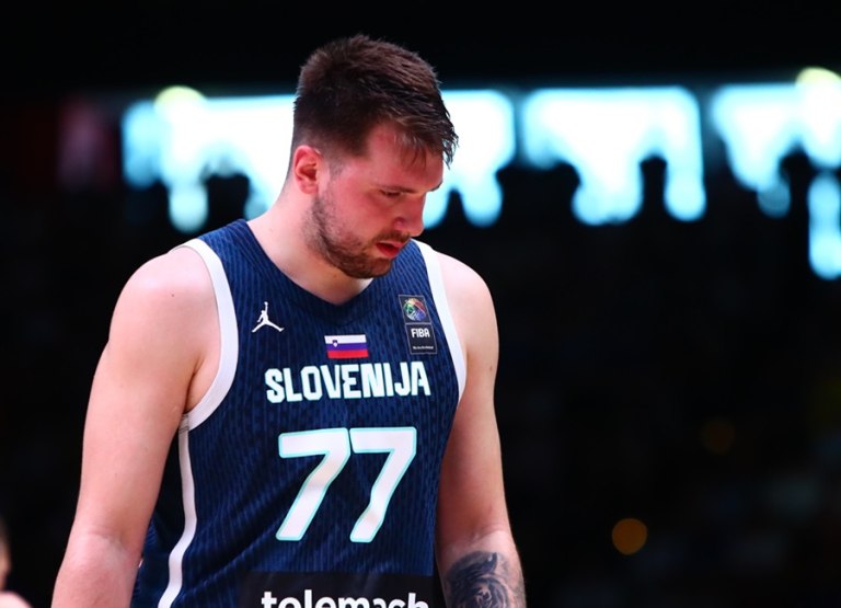 Παρά τον τραυματισμό του ο Λούκα Ντόντσιτς έκανε χαρούμενο έναν μικρούλη φίλαθλο (vid)