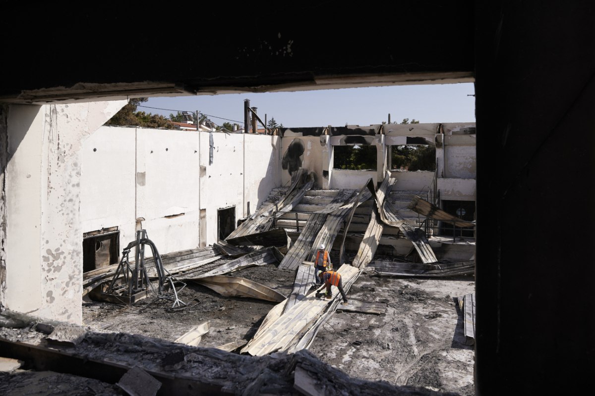 Ξεκινούν οι περιοδείες των πολιτικών αρχηγών στις πυρόπληκτες περιοχές – Αττική ο Φάμελλος, Αχαΐα ο Κουτσούμπας