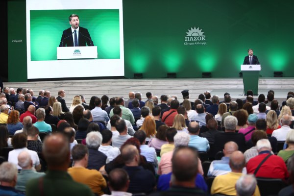 Από το Ζάππειο στη ΔΕΘ: Το crash test του ΠΑΣΟΚ για κυβερνησιμότητα – Πυρά σε Μητσοτάκη και στο βάθος… Τσίπρας