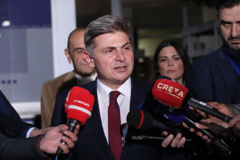 Φαραντούρης για πυρκαγιές: Η κυβέρνηση ουδέν έπραξε για τη θωράκιση της χώρας και τον συντονισμό με την ΕΕ