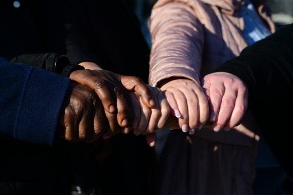 ΣΥΡΙΖΑ για επιστολή ΜΚΟ σε Μητσοτάκη: Να απομακρυνθεί η κυβέρνηση από την ακροδεξιά μεταναστευτική πολιτική