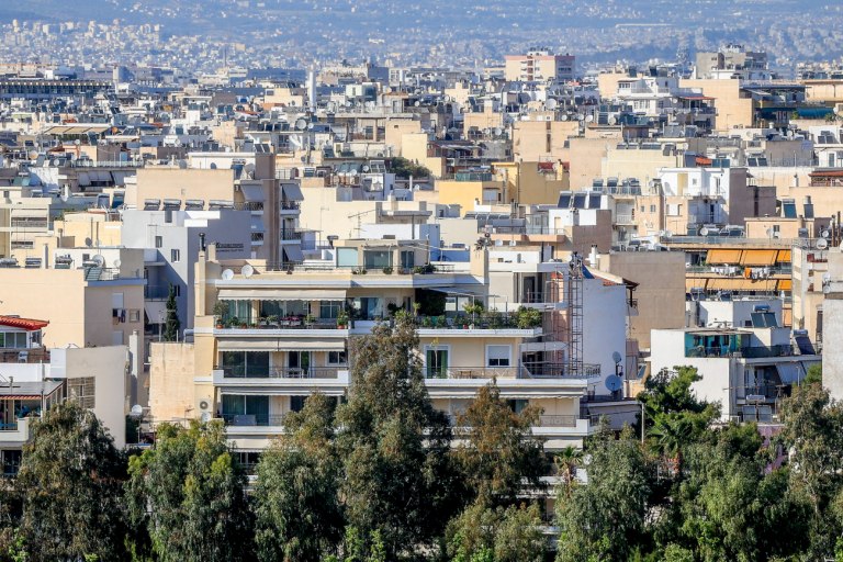 Συμβόλαια… Γολγοθάς για τα ακίνητα: Χαμένοι στις ψηφιακές πλατφόρμες οι ιδιοκτήτες