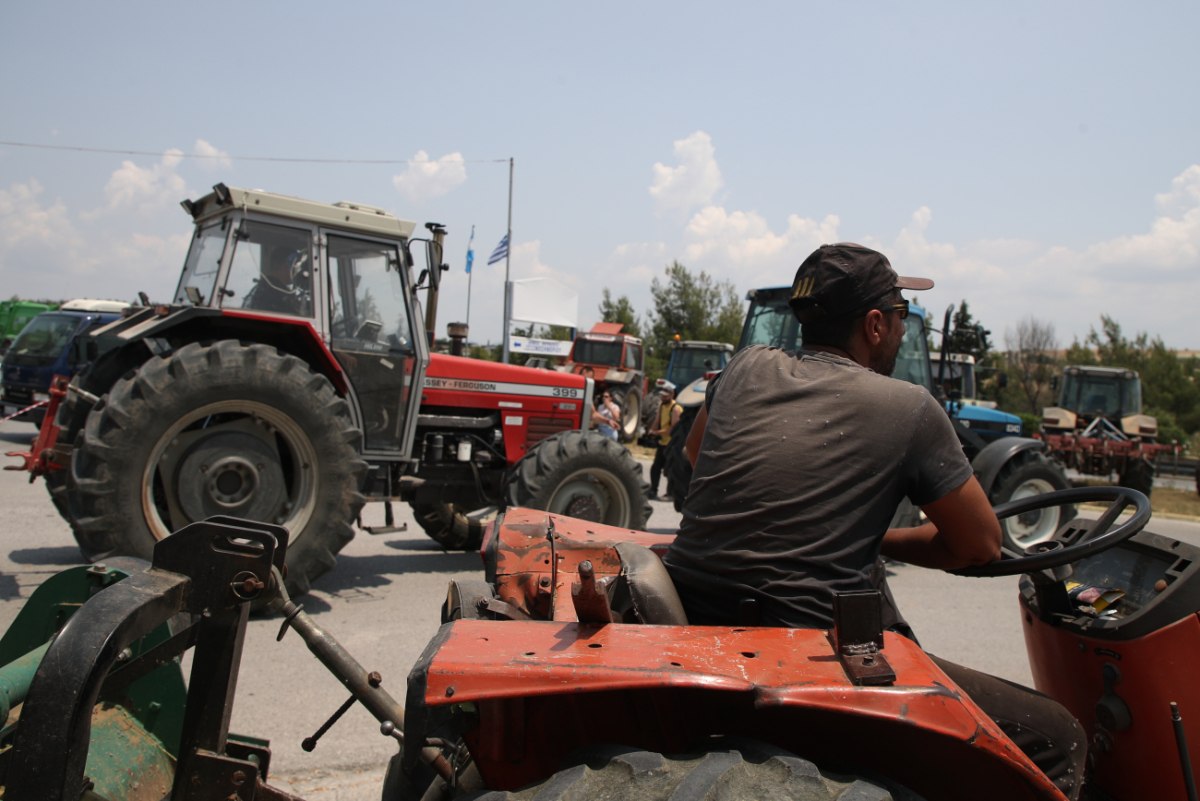 «Αυτή η κυβέρνηση καθορίζεται από… Φραπέδες και Χασάπηδες» – Κινητοποιήσεις ετοιμάζουν οι αγρότες της Θεσσαλονίκης