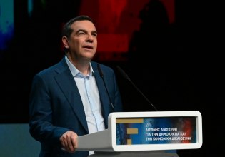 Ο Τσίπρας ανοίγει το βήμα του – πρώτα το βιβλίο και μετά το… κόμμα
