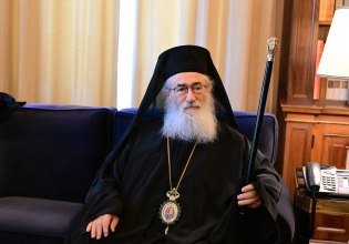 Μονή Σινά: «Εγκλωβισμένος» δηλώνει ο Αρχιεπίσκοπος Δαμιανός – «Δεν επιτρέπουν να μπουν στο μοναστήρι φάρμακα»