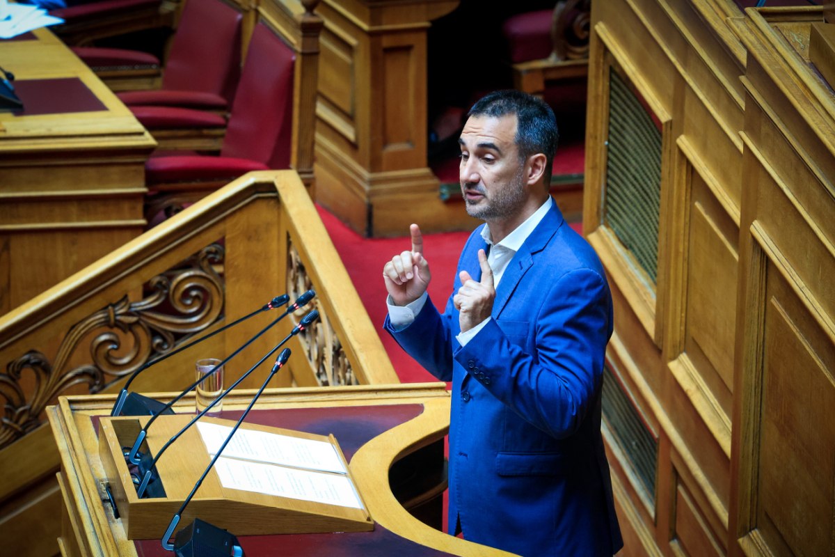 Χαρίτσης: Η φούσκα του τουρισμού έχει ραγίσει και θα σκάσει ηχηρά – Βλέπουμε τα όριά του