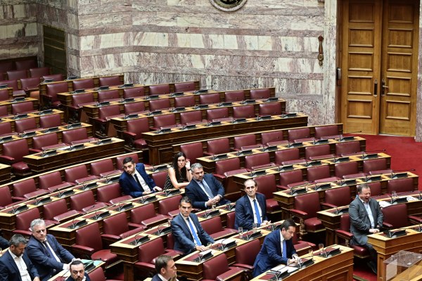 Θεοδωράκης (ΣΥΡΙΖΑ): Κρυφτούλι των βουλευτών της ΝΔ για να καλύψουν τα λαμόγια του ΟΠΕΚΕΠΕ