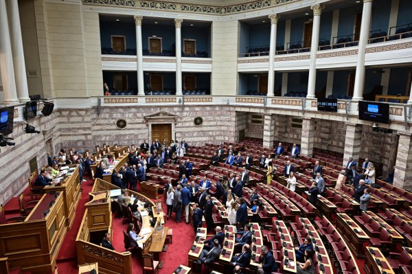 Μάντζος: Το μόνο που κατάφερε η ΝΔ ήταν να ευτελίσει το Κοινοβούλιο και τους ίδιους τους βουλευτές της