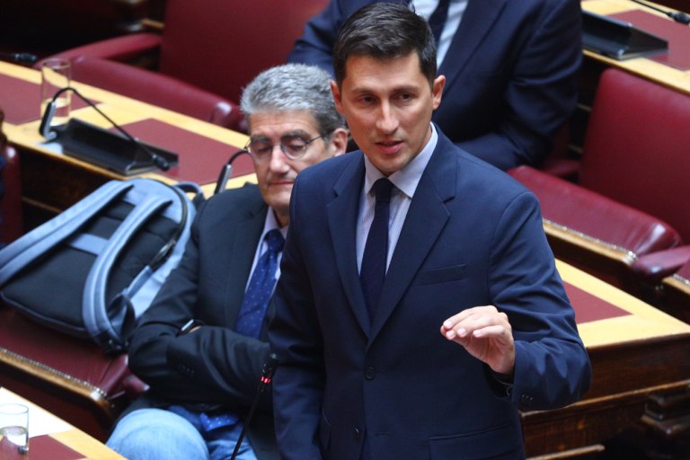 Βολές Χρηστίδη για τα εργασιακά: Πώς μπορείς να πανηγυρίζεις με τη χώρα προτελευταία στην αγοραστική δύναμη;