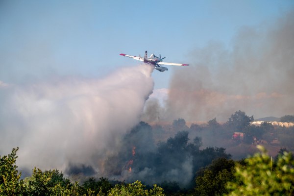 Σε κίτρινο συναγερμό για πυρκαγιές μεγάλο τμήμα της χώρας την Κυριακή – Οι συστάσεις της Πολιτικής Προστασίας