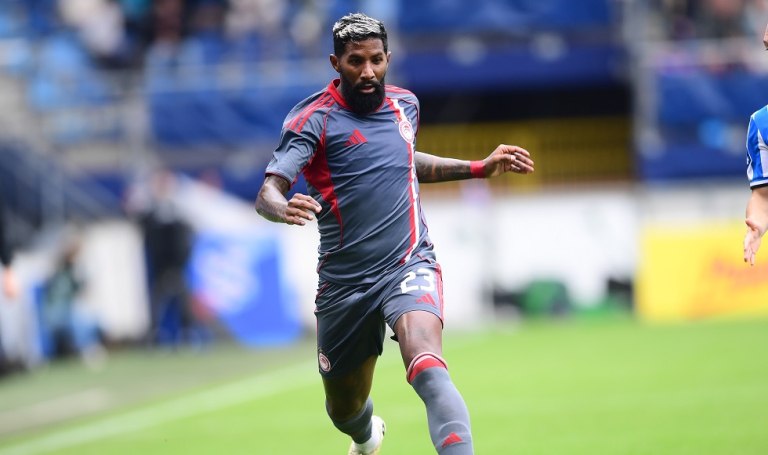 Ολυμπιακός: Νέο look για τον Ροντινέι (pic)