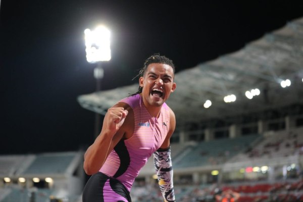 Καραλής: «Αγαπώ να αγωνίζομαι στην Ελλάδα – Έχω βάλει τον πήχη πάνω από τα 6.10 με 6.11μ.» (vid)