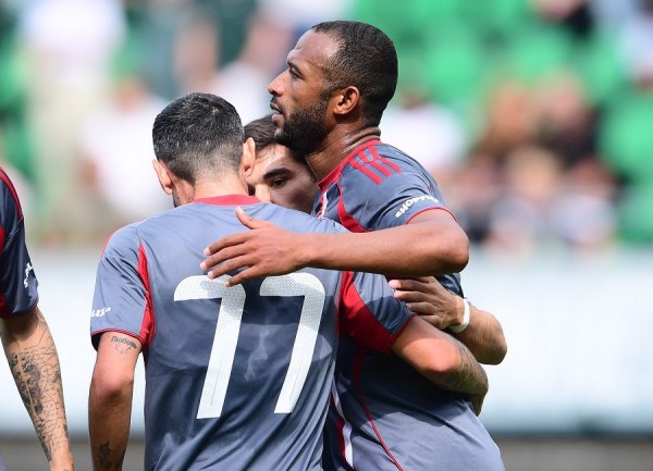 Ολυμπιακός: Χατ-τρικ ο Ελ Κααμπί και αποθέωση από τους «ερυθρόλευκους» οπαδούς