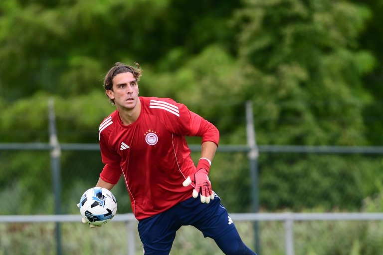 Ολυμπιακός: «Πετάει» ο Τζολάκης – Η εντυπωσιακή προπόνηση του Έλληνα τερματοφύλακα (vid)