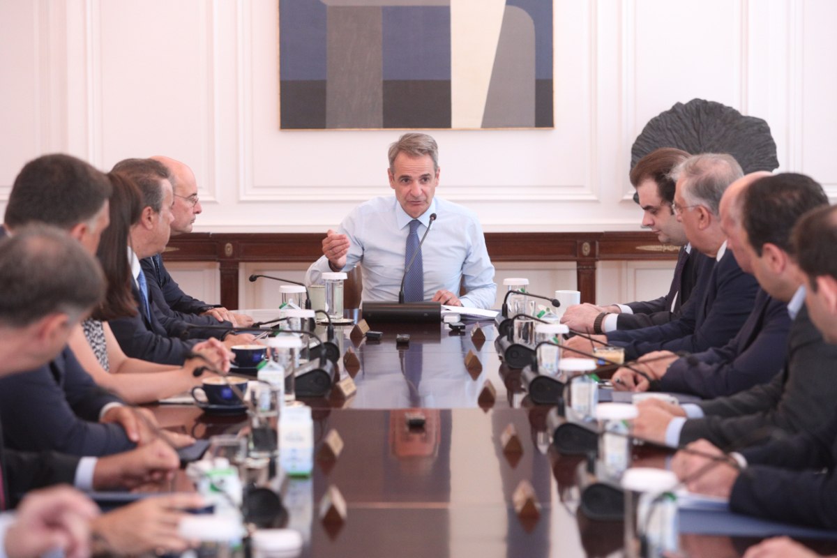 Ο Μητσοτάκης σαν να εκλέχθηκε χθες υπόσχεται… «παρεμβάσεις για μείωση της γραφειοκρατίας»