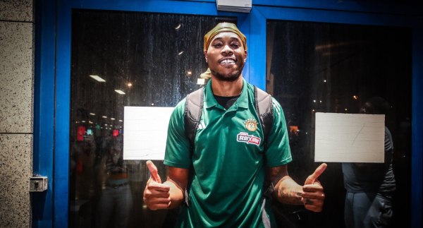 Η πρώτη μέρα του Ρισόν Χόλμς στον Παναθηναϊκό (vid)