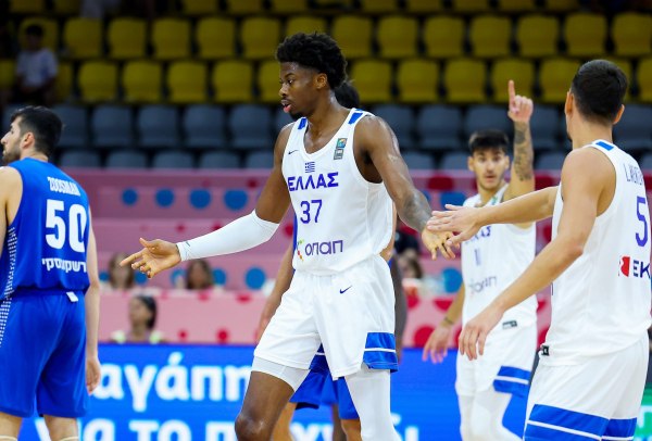 Ο Κώστας Αντετοκούνμπο και μία εμφάνιση που θα άρεσε στον Μπαρτζώκα (vids)