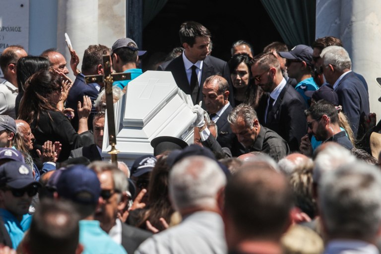 Λένα Σαμαρά: Το «ευχαριστώ» του αδελφού της, Κώστα, για τη συμπαράσταση στο πένθος της οικογένειας