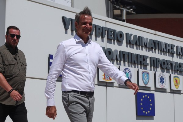 Εμπρηστές και κλιματική κρίση, οι μόνοι υπαίτιοι για τις φωτιές κατά τον Μητσοτάκη