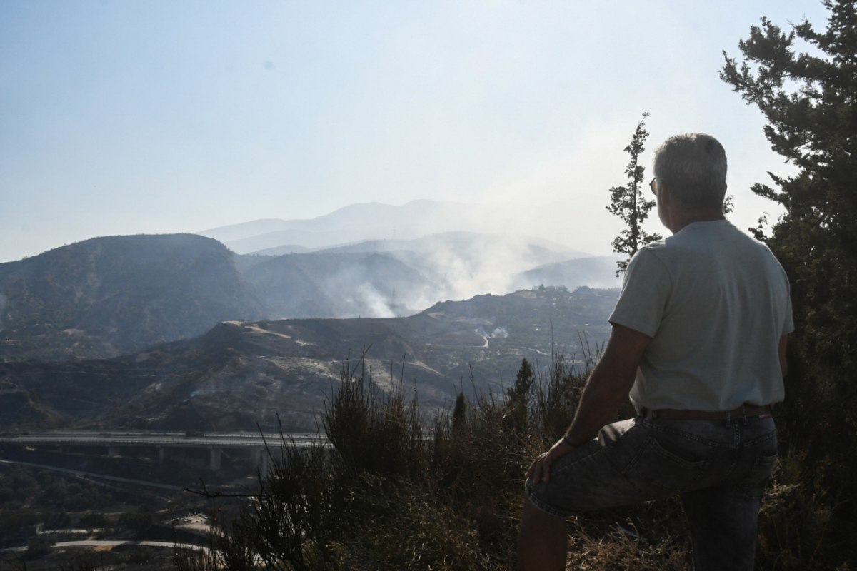 Φαραντούρης: Η μισή Ελλάδα καίγεται, γιατί δεν ενεργοποιήσαμε εγκαίρως τον ευρωπαϊκό μηχανισμό;