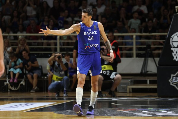 Ελλάδα – Μαυροβούνιο 69-61: Κρατάει Μήτογλου και τέταρτο δεκάλεπτο ο Σπανούλης (vid)