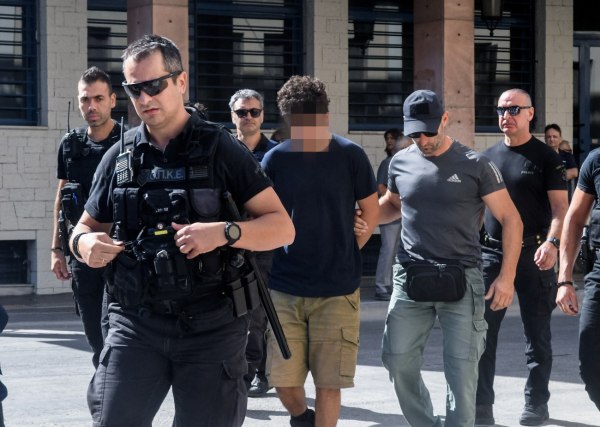 Πάτρα: Προφυλακίστηκαν οι δύο νεαροί για τη φωτιά στο Γηροκομείο