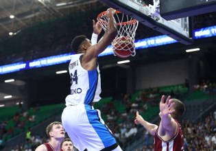 Στο ΟΑΚΑ για να δει το Ελλάδα – Λετονία ο Εμμανουήλ Καραλής (pic)