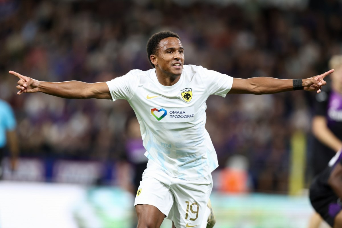 Ο Ελίασον ισοφάρισε σε 1-1 για την ΑΕΚ (vid)