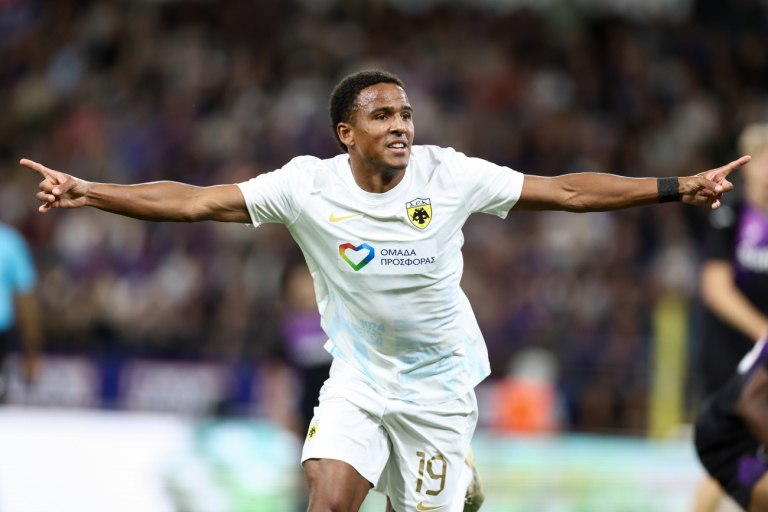 Ο Ελίασον ισοφάρισε σε 1-1 για την ΑΕΚ (vid)