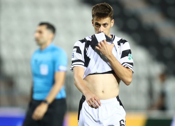 A Bola: «Ενναλακτική λύση για τη Σπόρτινγκ ο Κωνσταντέλιας»